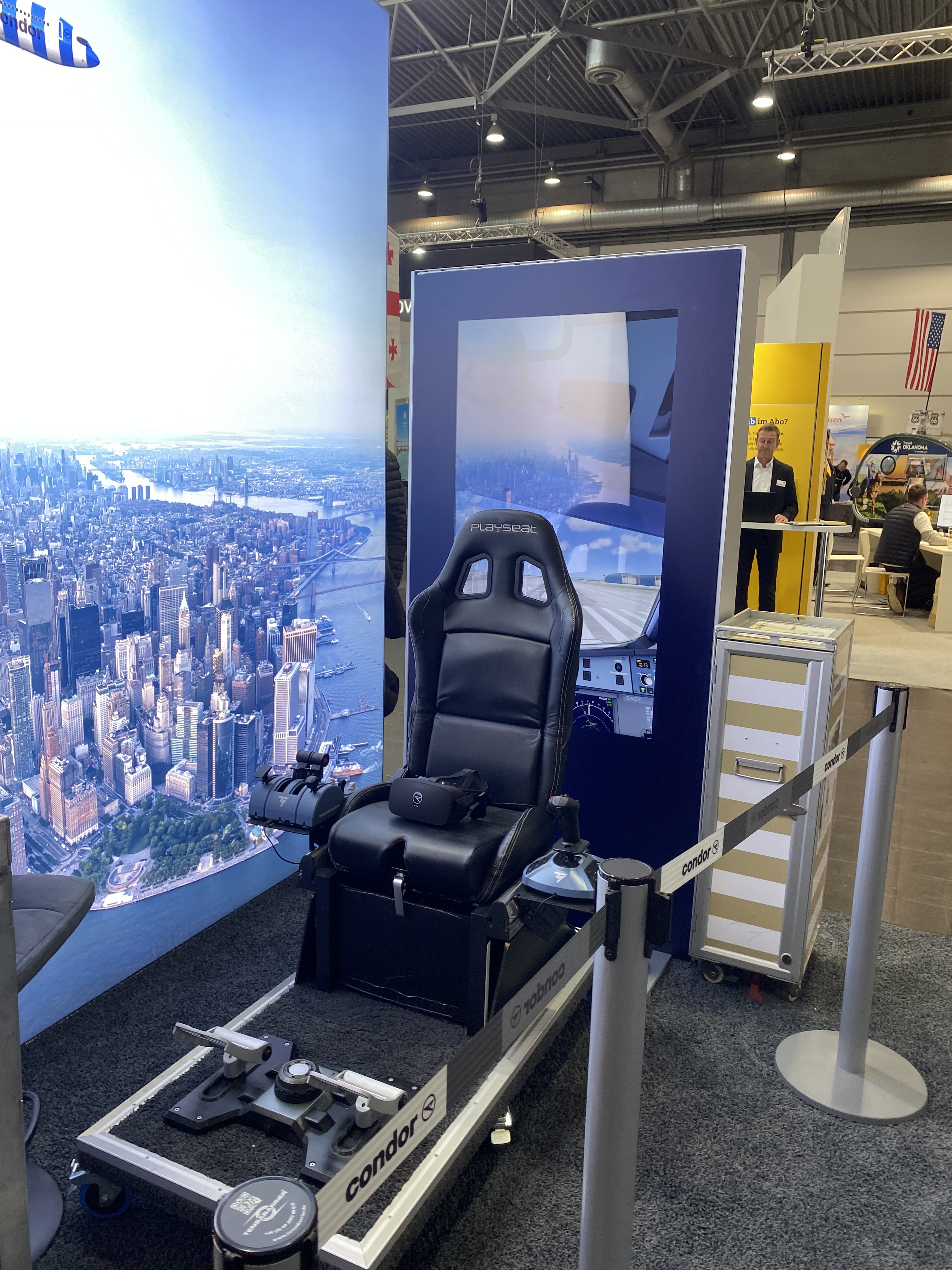 VR-Flugsimulator — Innenansicht